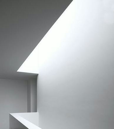 PLACOLED; LED stripes that disappear behind the alcoves.