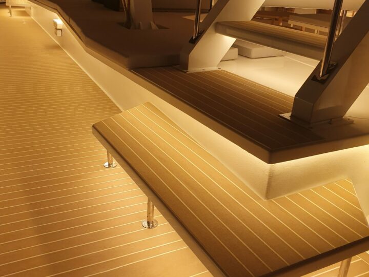 Quand la lumière embarque : Ambiance et design lumière d’un catamaran